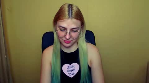 Luna online show from January 13, 2025, 11:30 am