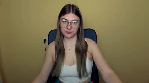 Luna online show from November 24, 2025, 11:32 am