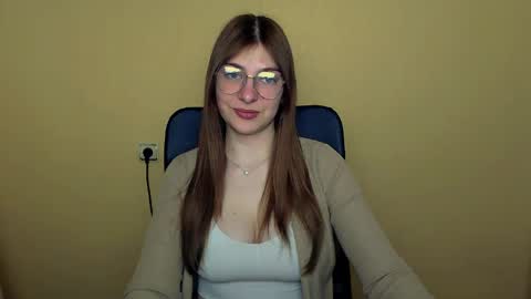 Luna online show from April 24, 2026, 9:45 am