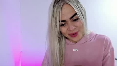 Snapshot of luna_marquez_ chatting on May 15, 2026, 9:05 am Luna Marquez online show from May 15, 2026, 9:05 am