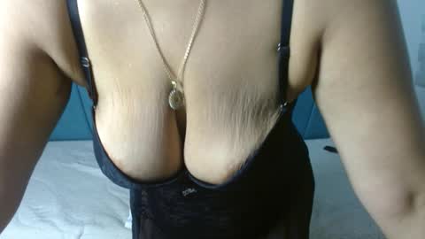 Luna  online show from December 22, 2025, 12:24 pm