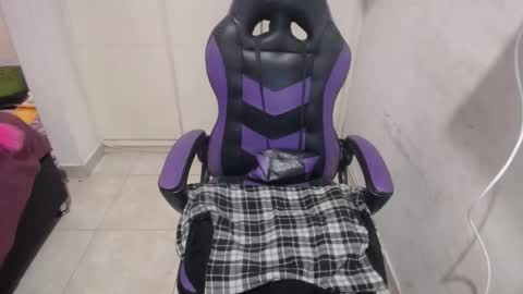 Luna online show from February 1, 2025, 9:51 pm