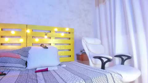 Luna online show from November 24, 2025, 11:43 am