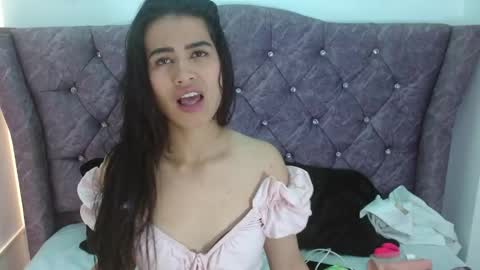 luna_starr69 online show from September 14, 2025, 1:54 pm