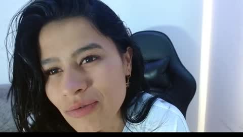 luna_starr69 online show from September 25, 2025, 6:44 pm