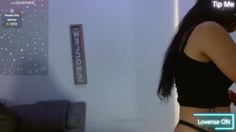 luna_starr69 online show from December 2, 2025, 12:43 pm