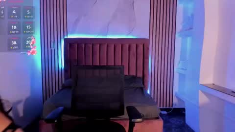 Luna  online show from September 18, 2025, 12:07 pm