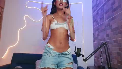 Snapshot of luna_valen chatting on May 1, 2026, 3:44 am luna_valen online show from May 1, 2026, 3:44 am