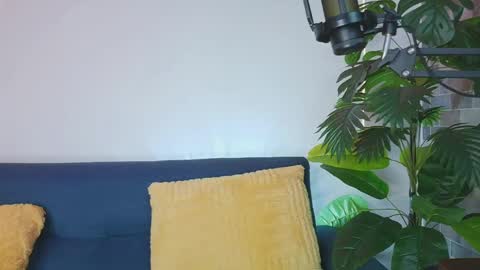 Snapshot of luna_valen chatting on May 28, 2026, 4:21 am luna_valen online show from May 28, 2026, 4:21 am