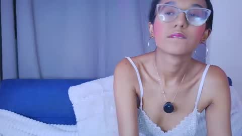 Snapshot of luna_valen chatting on July 6, 2026, 8:33 pm luna_valen online show from July 6, 2026, 8:33 pm