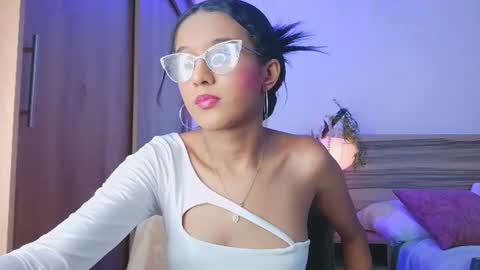 Snapshot of luna_valen chatting on July 17, 2026, 9:41 pm luna_valen online show from July 17, 2026, 9:41 pm