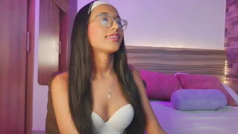 Snapshot of luna_valen chatting on July 27, 2026, 8:38 pm luna_valen online show from July 27, 2026, 8:38 pm