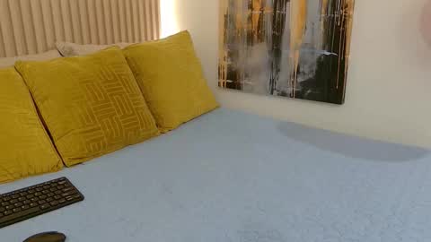 luna_valle online show from March 9, 2026, 8:35 pm