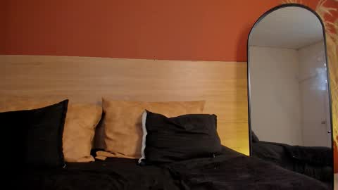 luna online show from February 28, 2026, 1:01 pm