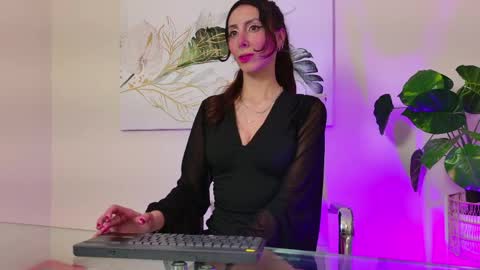 luna online show from April 14, 2026, 7:31 pm