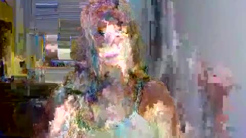 L U N A  online show from October 24, 2025, 7:05 am