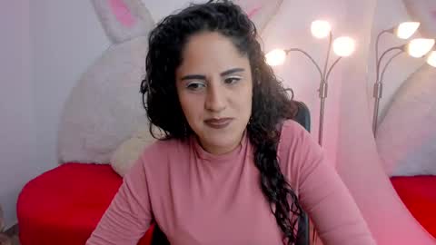 Luna online show from February 18, 2025, 2:27 am