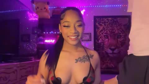 Snapshot of lunaa_11 chatting on May 12, 2026, 6:32 am lunaa_11 online show from May 12, 2026, 6:32 am