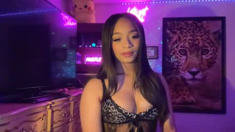 Snapshot of lunaa_11 chatting on June 27, 2026, 7:13 am lunaa_11 online show from June 27, 2026, 7:13 am