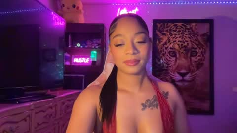 Snapshot of lunaa_11 chatting on July 25, 2026, 7:28 am lunaa_11 online show from July 25, 2026, 7:28 am