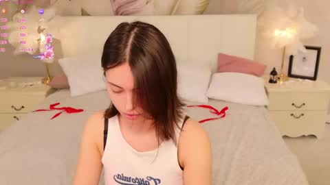 Snapshot of lunaa_baby_girl chatting on April 16, 2026, 2:40 pm Luna online show from April 16, 2026, 2:40 pm