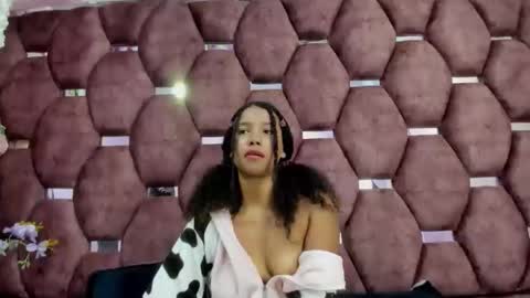 lunna online show from March 12, 2026, 4:18 am