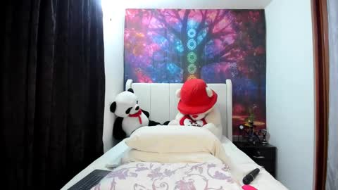 lunaa mayer online show from October 1, 2025, 1:44 am