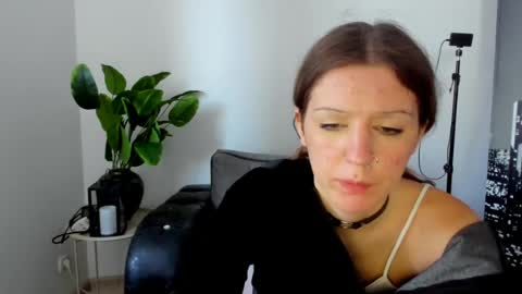 Snapshot of lunaa_x44 chatting on July 12, 2026, 9:22 am lunaa_x44 online show from July 12, 2026, 9:22 am