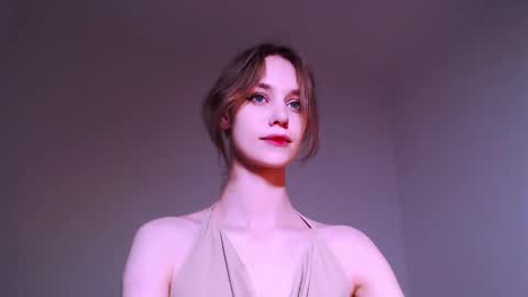 Luna online show from February 8, 2025, 10:51 pm