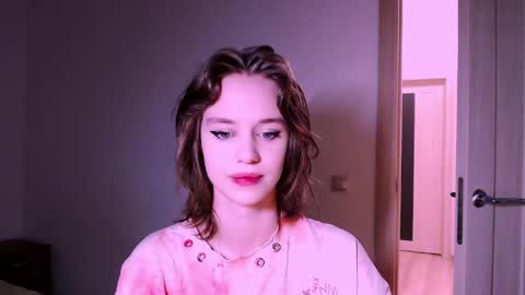 Luna online show from February 11, 2025, 10:39 pm