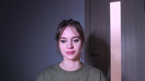Luna online show from March 10, 2025, 7:18 pm