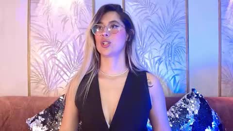 Luna online show from September 28, 2025, 3:45 am