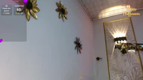 Luna online show from November 2, 2025, 3:42 am