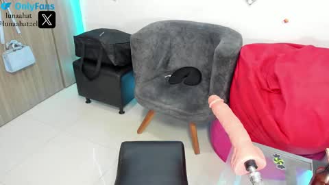 Luna Hatzel online show from January 15, 2025, 1:52 pm