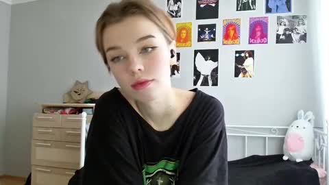 Snapshot of lunaastar_ chatting on January 4, 2025, 1:10 pm lunaastar_ online show from January 4, 2025, 1:10 pm