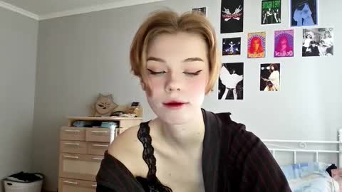 Snapshot of lunaastar_ chatting on March 2, 2025, 11:07 am lunaastar_ online show from March 2, 2025, 11:07 am