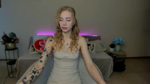 Snapshot of lunabelli chatting on March 1, 2026, 7:10 am LunaBelli online show from March 1, 2026, 7:10 am