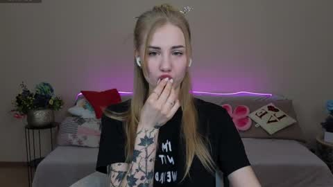 Snapshot of lunabelli chatting on April 4, 2026, 7:11 pm LunaBelli online show from April 4, 2026, 7:11 pm