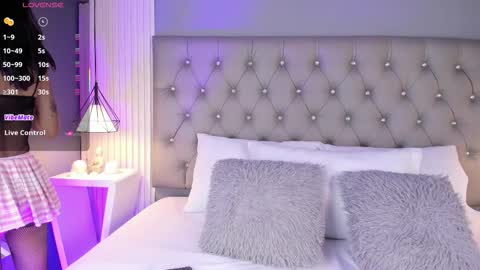 Luna  online show from March 12, 2026, 5:08 pm