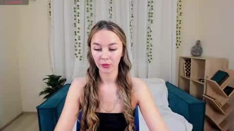 Snapshot of lunacurly_ chatting on December 17, 2025, 11:49 am lunacurly_ online show from December 17, 2025, 11:49 am