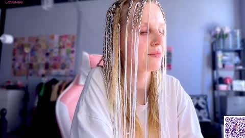 Snapshot of lunacyy chatting on May 23, 2026, 1:15 pm Britney online show from May 23, 2026, 1:15 pm