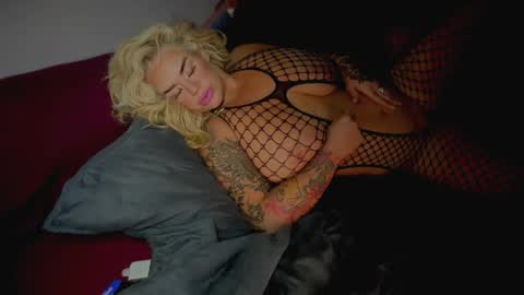 Luna Daddys Girl online show from April 15, 2026, 5:03 am