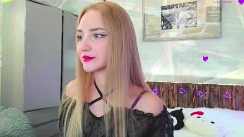 Luna online show from September 18, 2025, 8:38 am
