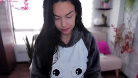 Luna online show from October 10, 2025, 12:04 pm