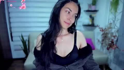 Luna online show from October 13, 2025, 1:16 am