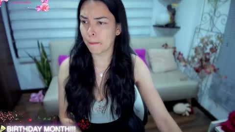 Luna online show from November 3, 2025, 1:29 am