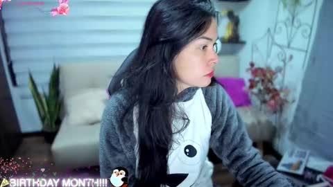 Luna online show from December 2, 2025, 5:46 am