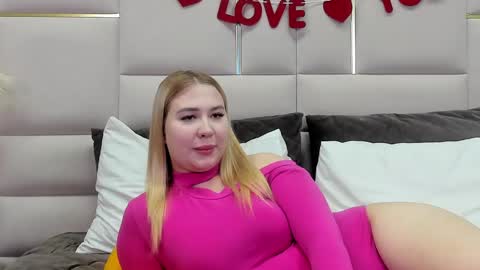 LunaHouston online show from February 23, 2025, 7:07 pm