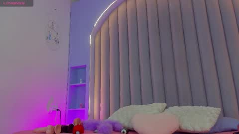 I M  L U N A  online show from February 28, 2025, 2:53 am