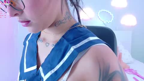 I M  L U N A  online show from September 18, 2025, 8:11 pm